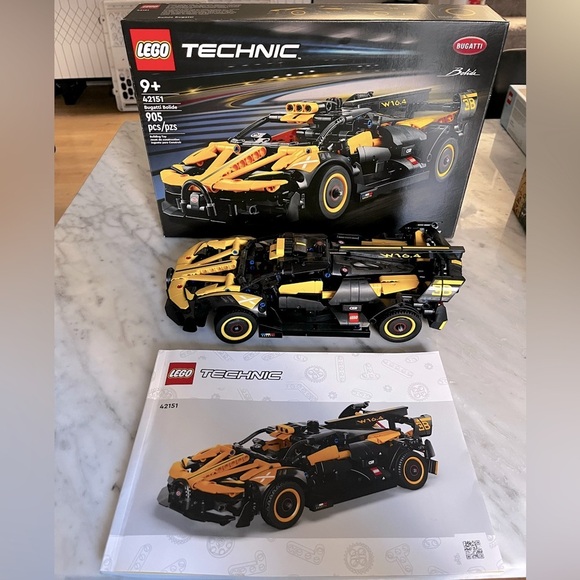 Lego Other - LEGO 42151 Bugatti Bolide 905pcs Technic-Pre Owned
